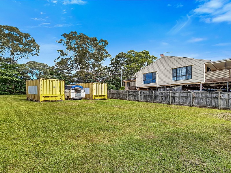 130-132 LUCAS dr, Lamb Island QLD 4184