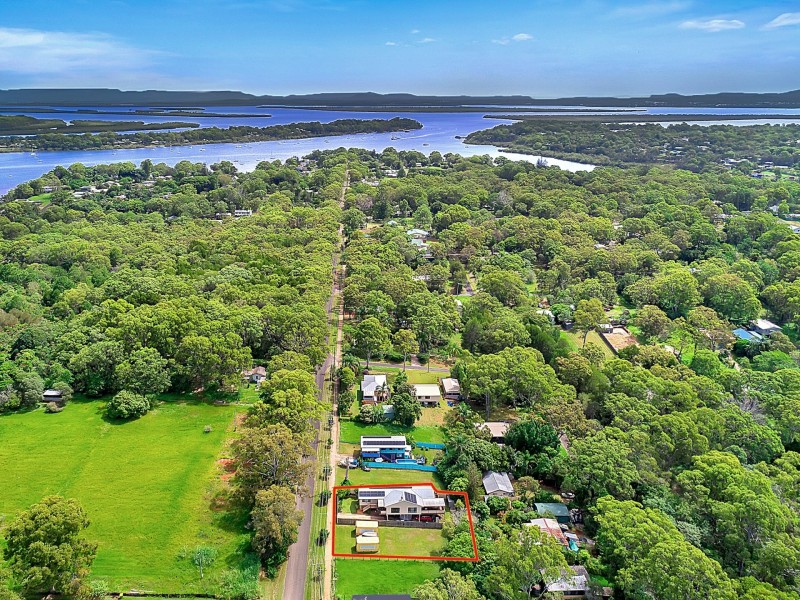 130-132 LUCAS dr, Lamb Island QLD 4184