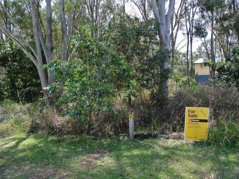 1 Pinetrees Street, Lamb Island QLD 4184