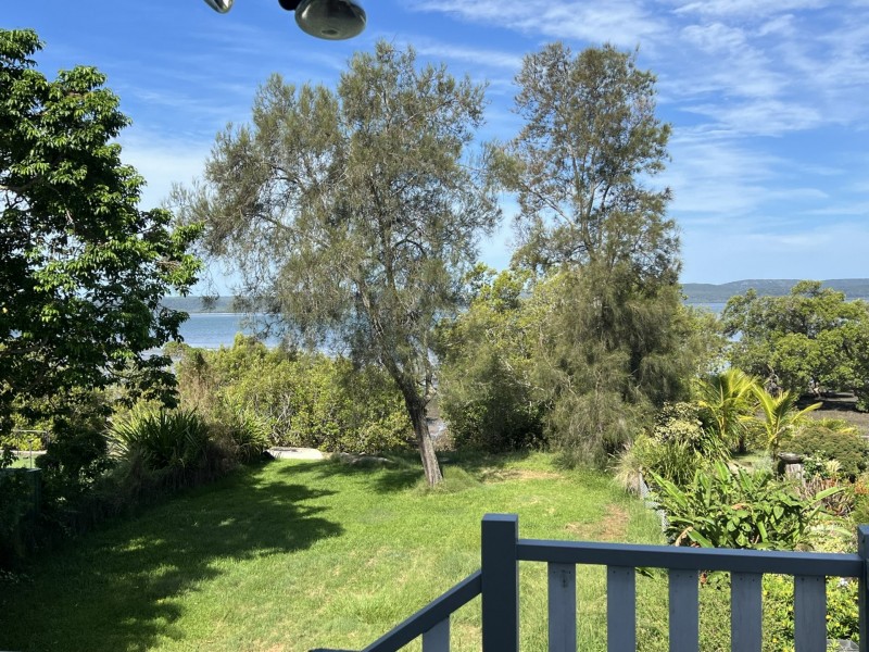 63 Beelong St, Macleay Island QLD 4184