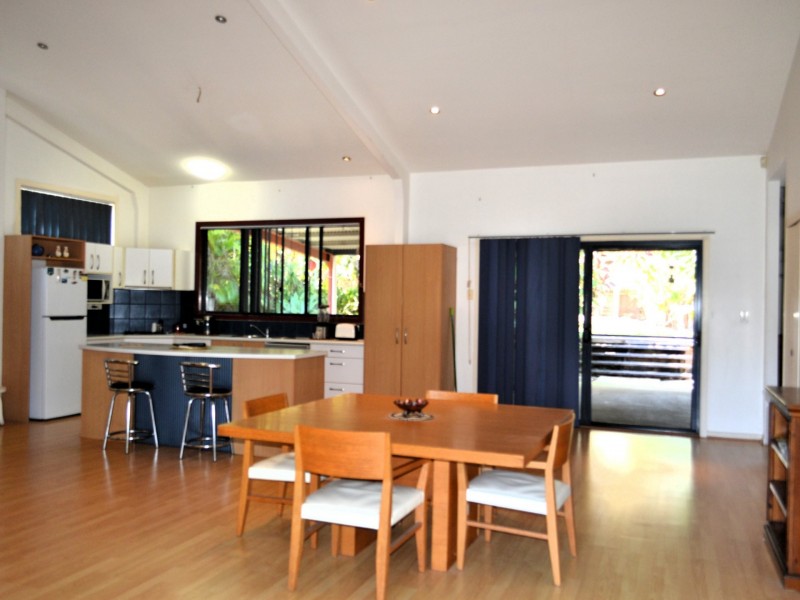 178 Kate St, Macleay Island QLD 4184