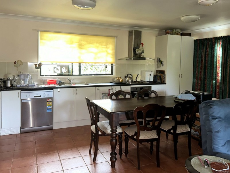 8 Granadilla Street, Macleay Island QLD 4184
