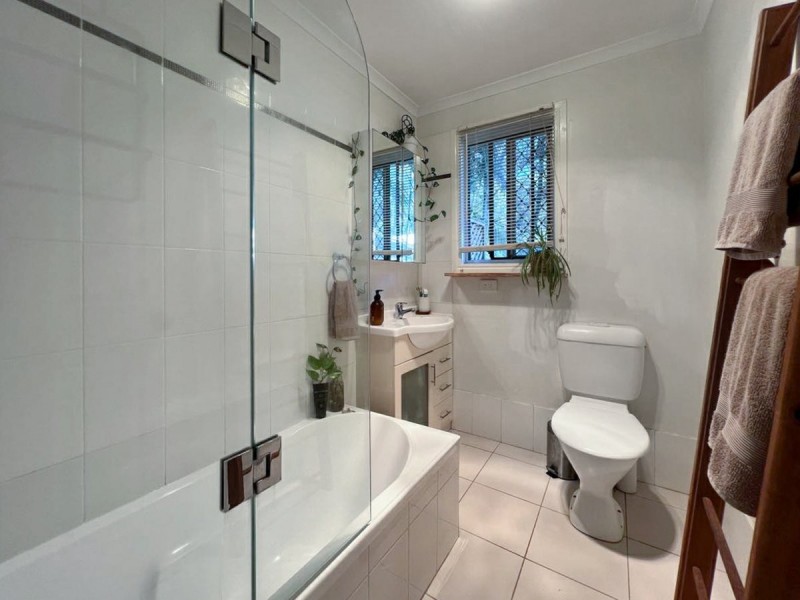 9 – 11 Aruma Street, Macleay Island QLD 4184