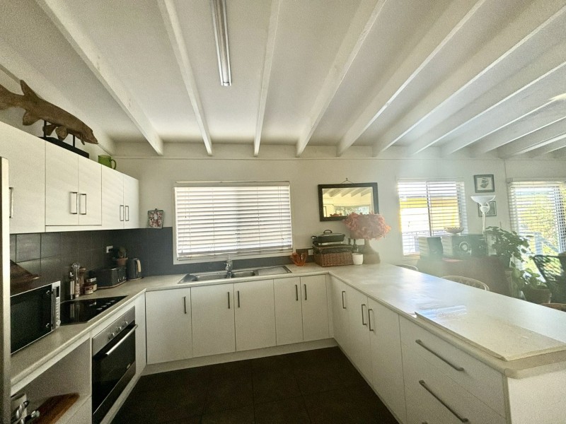52 Treasure Island Avenue, Karragarra Island QLD 4184