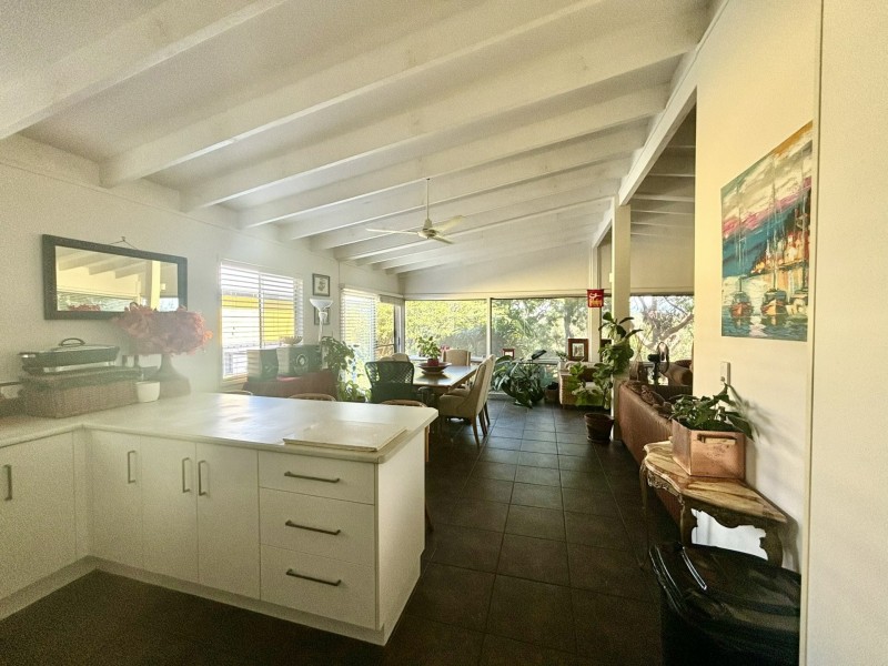 52 Treasure Island Avenue, Karragarra Island QLD 4184