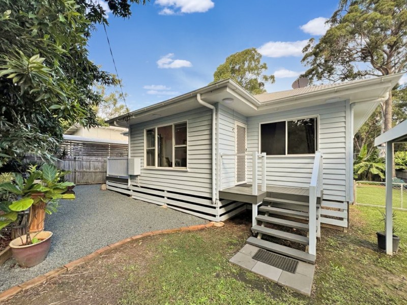 22 Tingara Street, Macleay Island QLD 4184