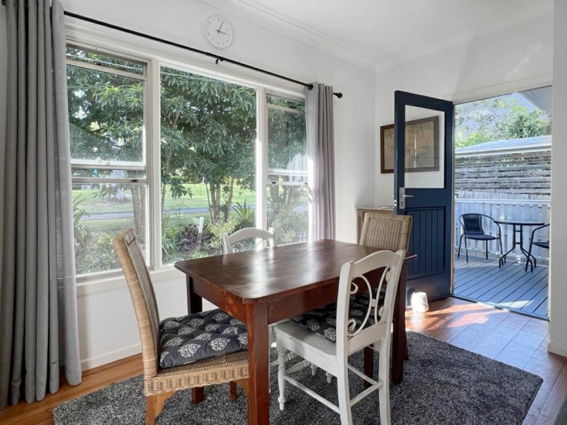 22 Tingara Street, Macleay Island QLD 4184