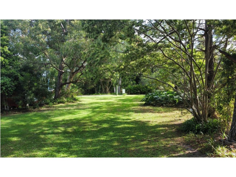 21 Charles Terrace, Macleay Island QLD 4184