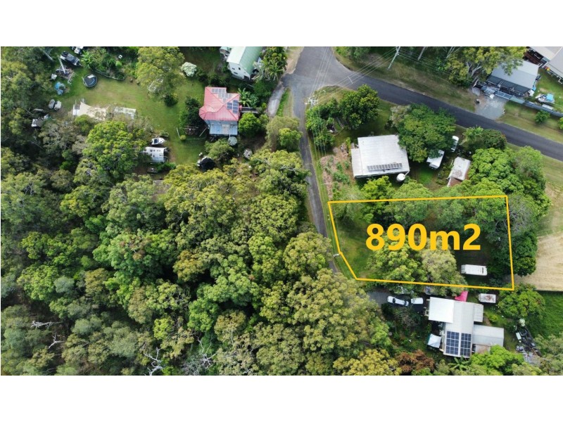 21 Charles Terrace, Macleay Island QLD 4184