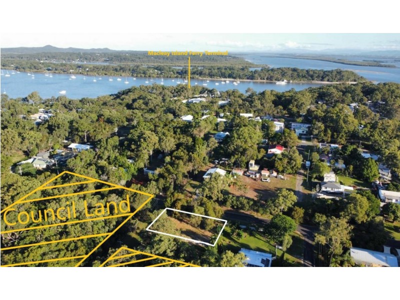 1 Rhodes Street, Macleay Island QLD 4184