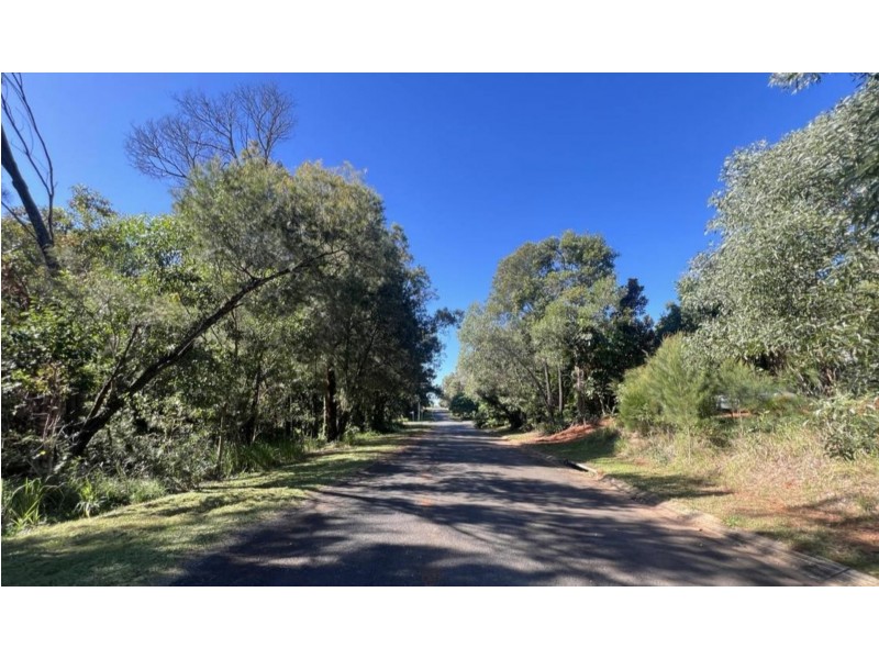 1 Rhodes Street, Macleay Island QLD 4184