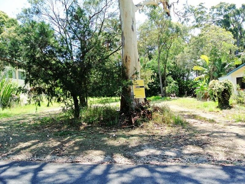 37 Cooee Crescent, Macleay Island QLD 4184