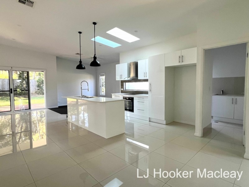12 Waterside Drive, Macleay Island QLD 4184