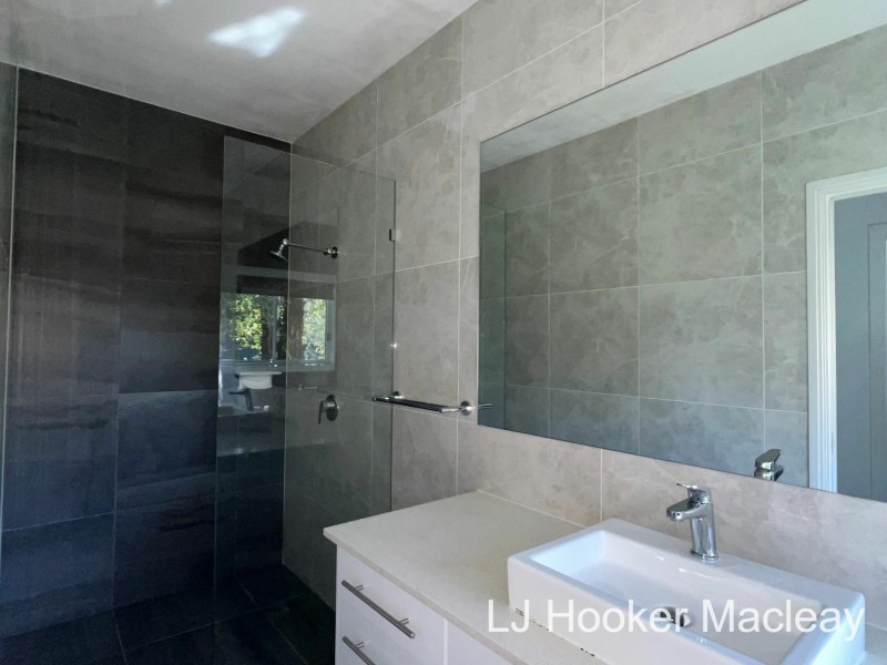 12 Waterside Drive, Macleay Island QLD 4184