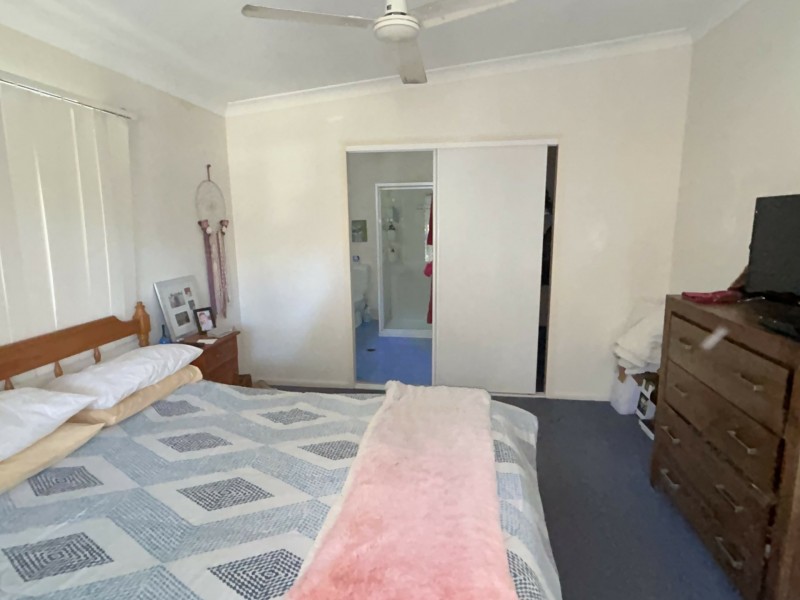 4 Noogie Street, Macleay Island QLD 4184