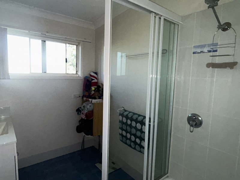 4 Noogie Street, Macleay Island QLD 4184