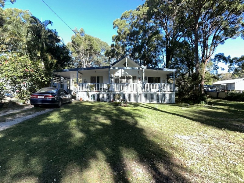 4 Noogie Street, Macleay Island QLD 4184
