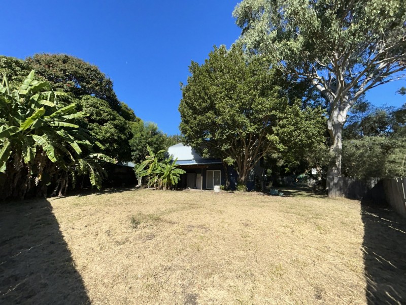 194-196 High Central Road, Macleay Island QLD 4184
