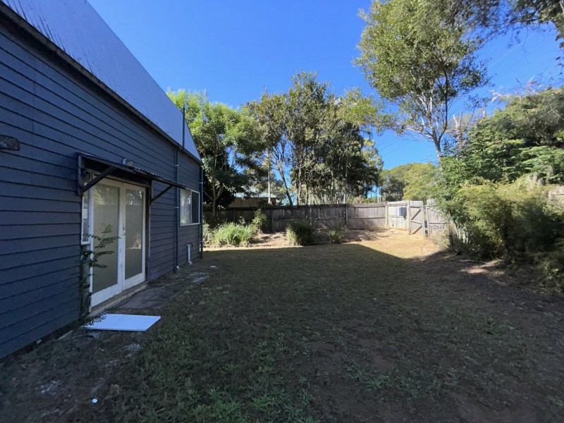 194-196 High Central Road, Macleay Island QLD 4184