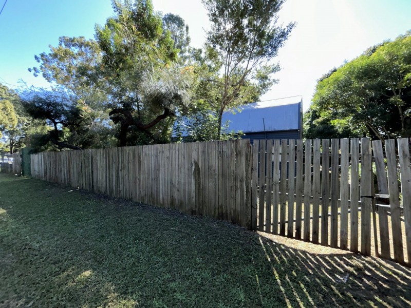 194-196 High Central Road, Macleay Island QLD 4184