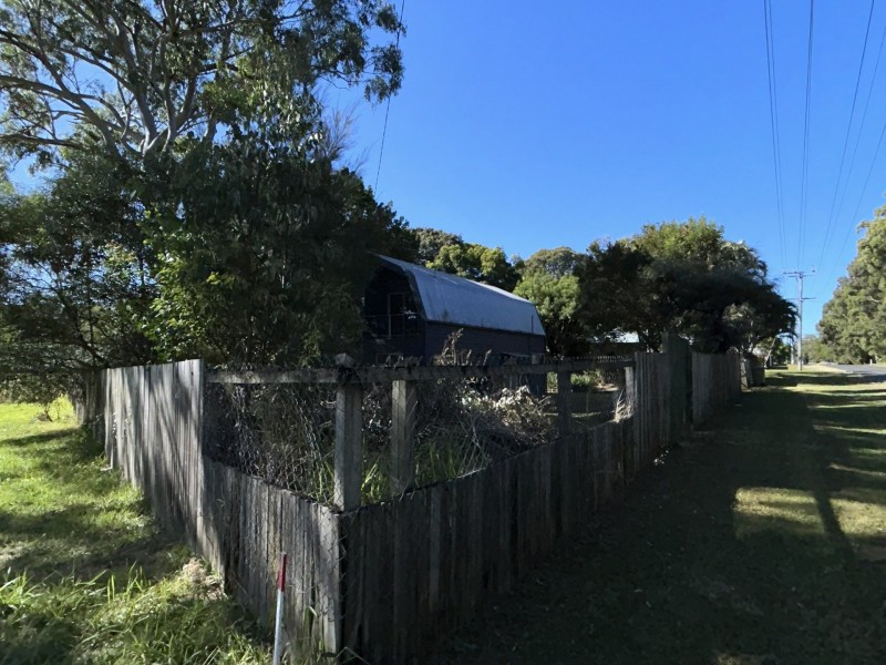 194-196 High Central Road, Macleay Island QLD 4184