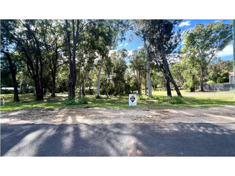 9 Oomool Street, Macleay Island QLD 4184