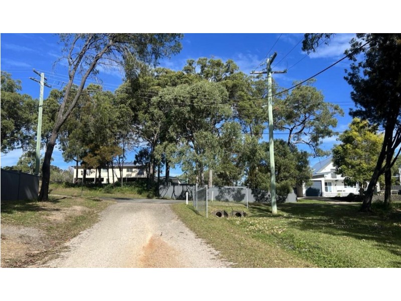 9 Oomool Street, Macleay Island QLD 4184