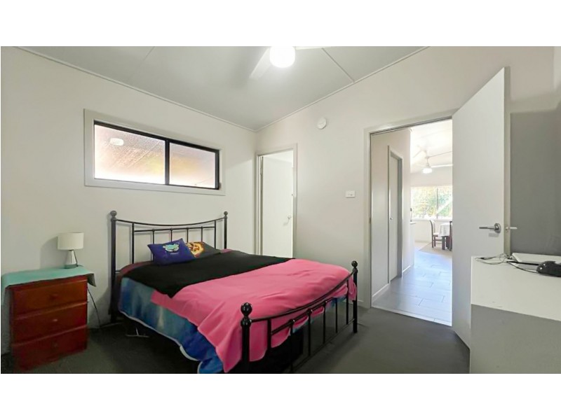 4 Con Street, Macleay Island QLD 4184