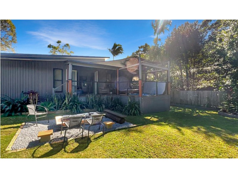 4 Con Street, Macleay Island QLD 4184
