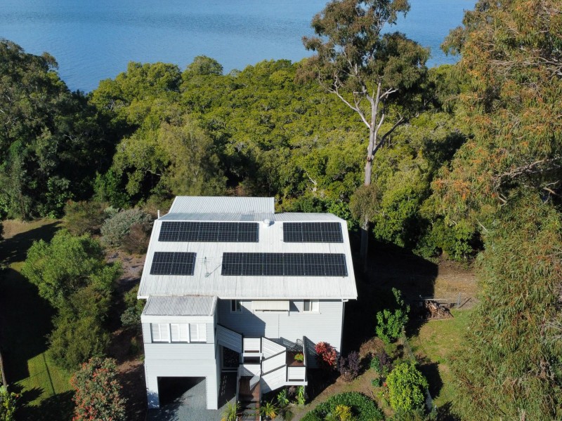 9 Boat Harbour Avenue, Macleay Island QLD 4184