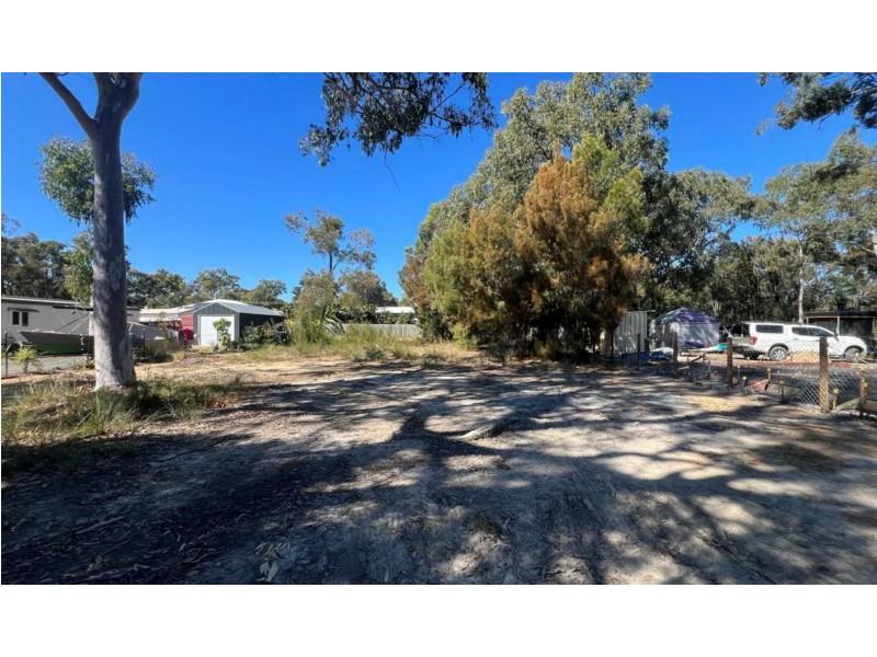 22 Florence, Macleay Island QLD 4184