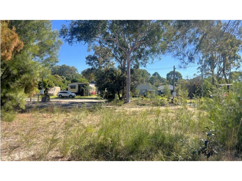 22 Florence, Macleay Island QLD 4184