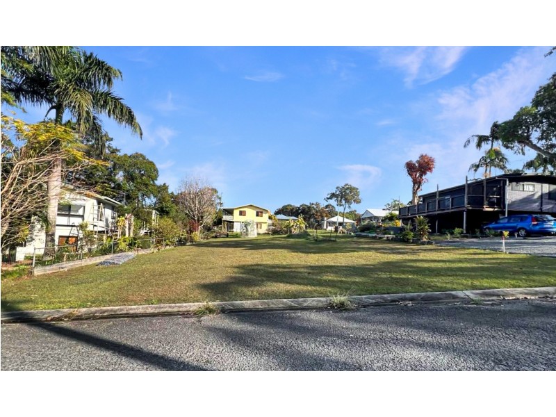 28 Kooberry Street, Macleay Island QLD 4184