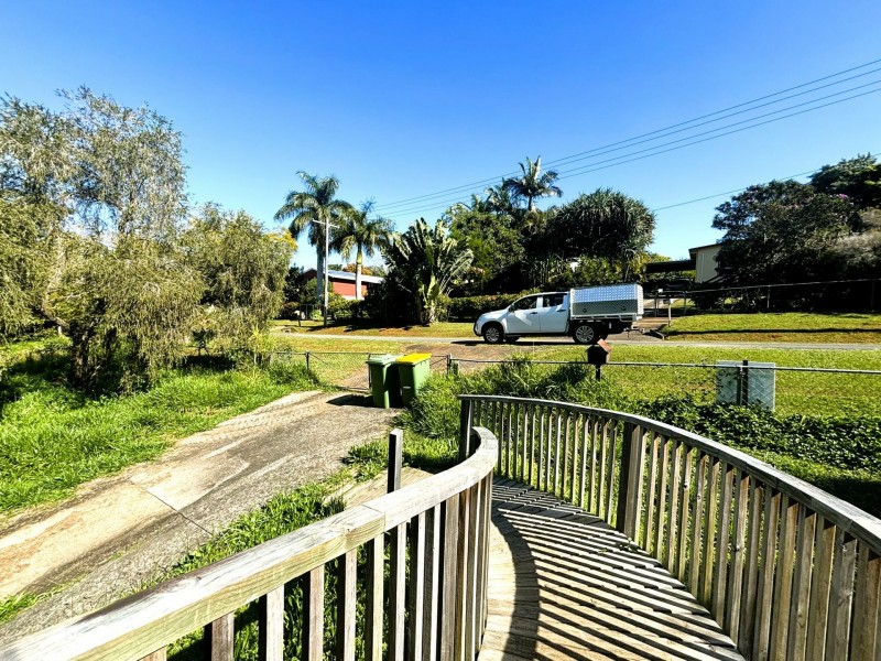 22-24 Pine ave, Lamb Island QLD 4184