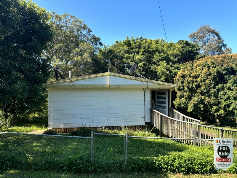 22-24 Pine ave, Lamb Island QLD 4184