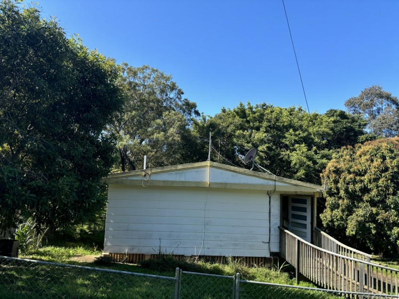 22-24 Pine ave, Lamb Island QLD 4184