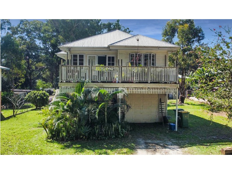 17 Noon-Muckle Street, Macleay Island QLD 4184