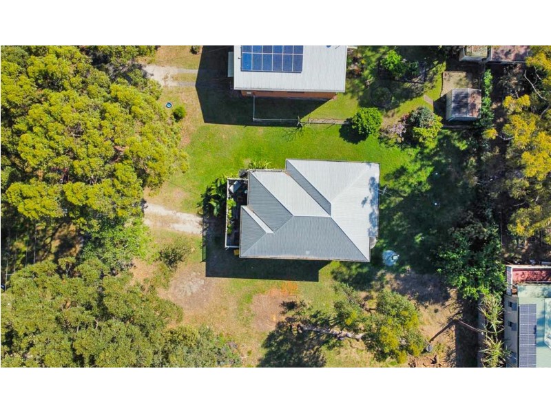 17 Noon-Muckle Street, Macleay Island QLD 4184