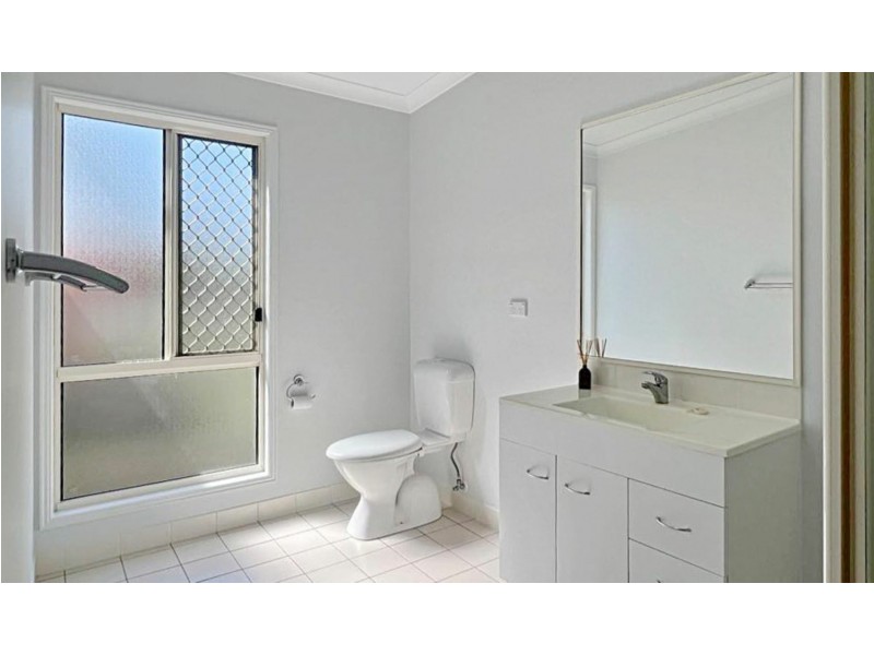 60 Francis Road, Macleay Island QLD 4184