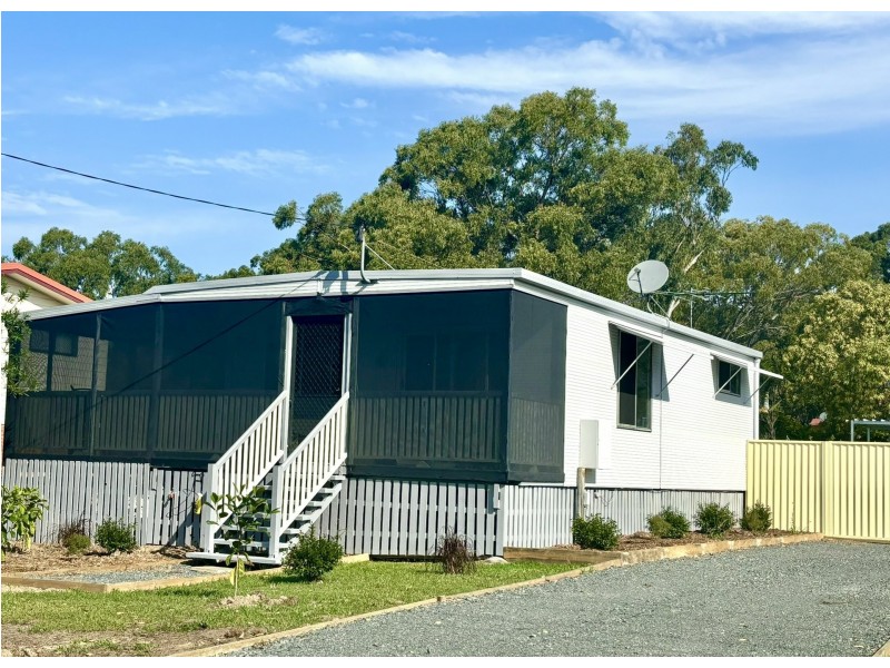 8 Glen Street, Macleay Island QLD 4184