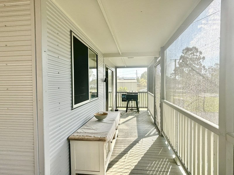 8 Glen Street, Macleay Island QLD 4184