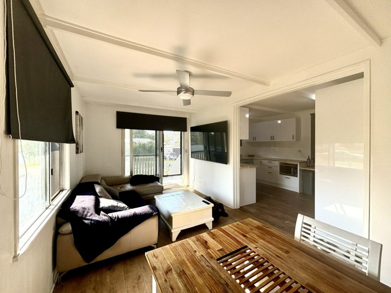 8 Glen Street, Macleay Island QLD 4184