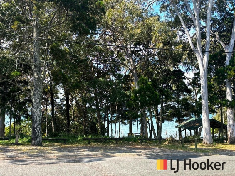 80-82 Coondooroopa Drive, Macleay Island QLD 4184