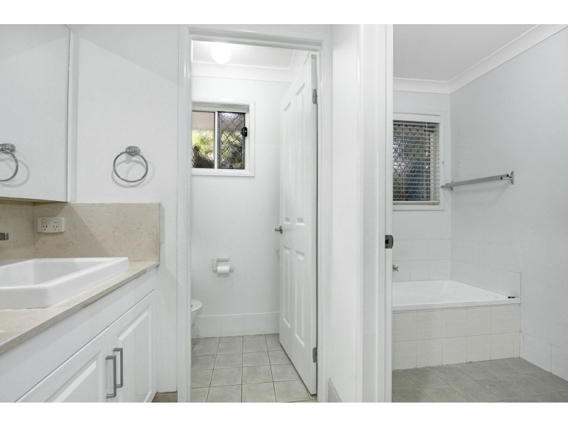 80-82 Coondooroopa Drive, Macleay Island QLD 4184