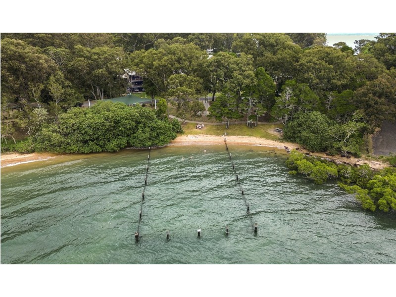 80-82 Coondooroopa Drive, Macleay Island QLD 4184