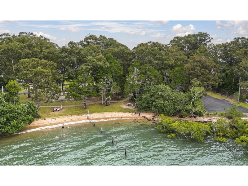 80-82 Coondooroopa Drive, Macleay Island QLD 4184