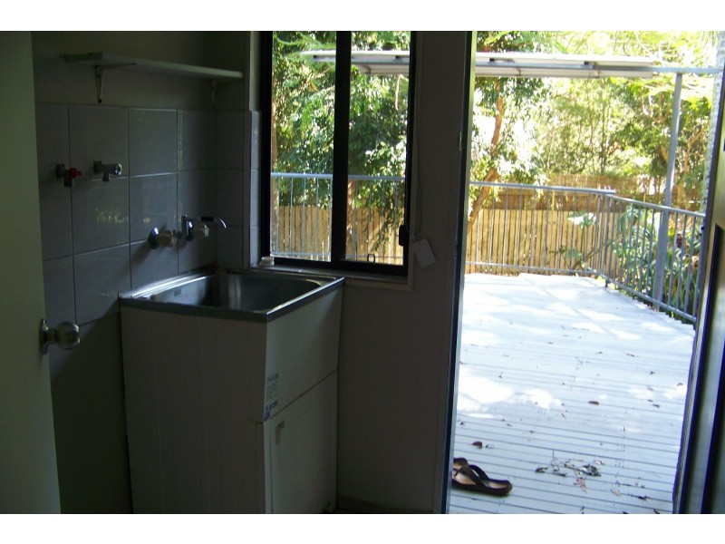 10 Peace St, Lamb Island QLD 4184