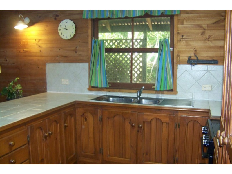 25 Paula Pde, Lamb Island QLD 4184