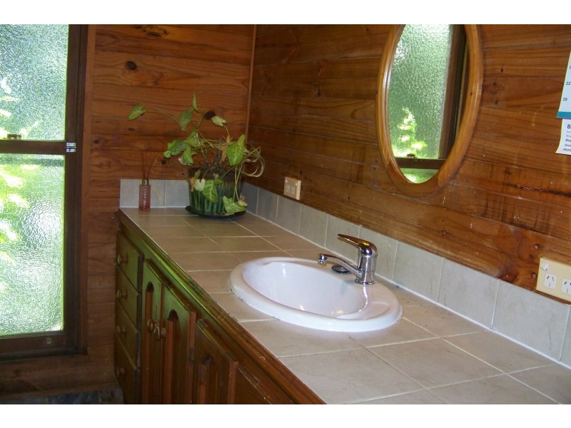 25 Paula Pde, Lamb Island QLD 4184