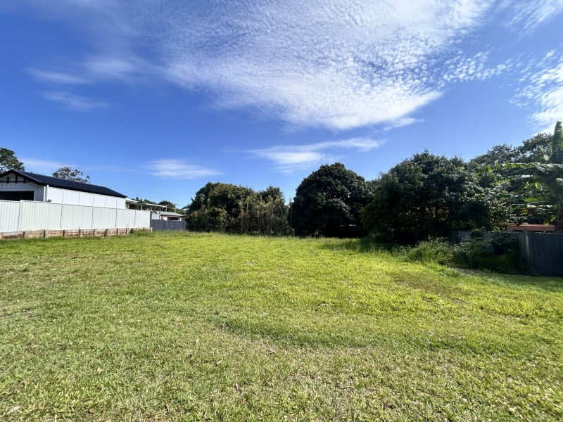 7 Hamilton Parade, Macleay Island QLD 4184